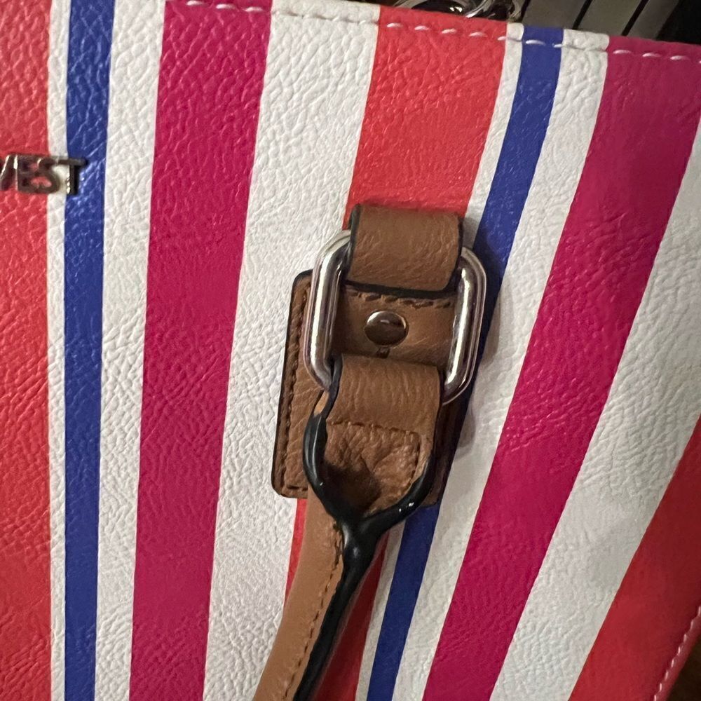 Beautiful striped Nine West purse - Picture 4 of 12